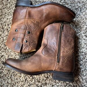 Justin Ladies leather boots!